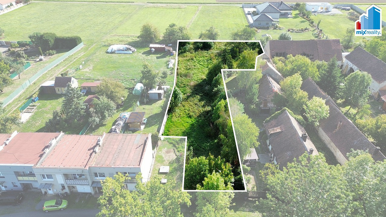 Prodej stavebního pozemku 1 613 m²