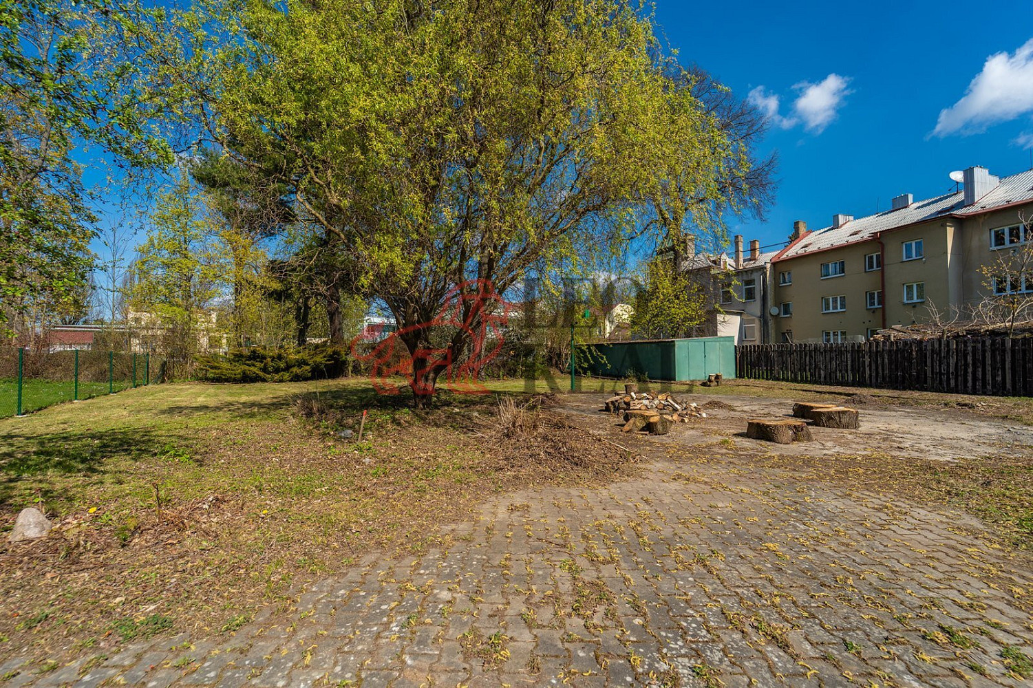 Prodej stavebního pozemku 900 m² – fotografie 2