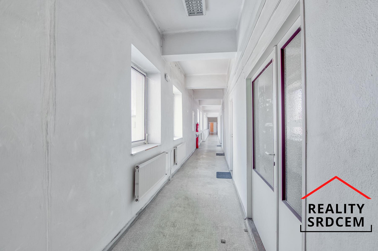 Pronájem kanceláře 30 m² – fotografie 3
