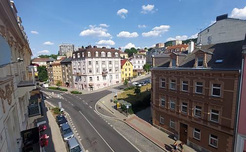 Prodej bytu 2+1 64 m², Vítězná, Karlovy Vary - Drahovice