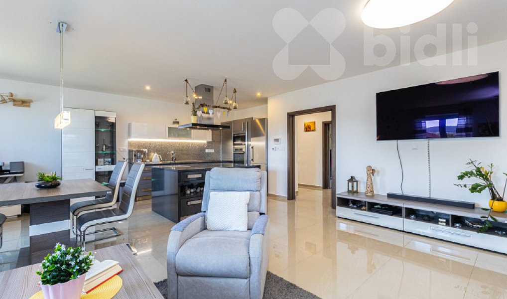Prodej domu 189 m² s pozemkem 921 m², Nýrsko – náhled fotky 8