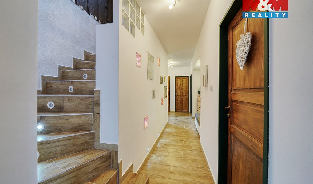 Prodej ubytovacího objektu 359 m², Strážov – náhled fotky 20