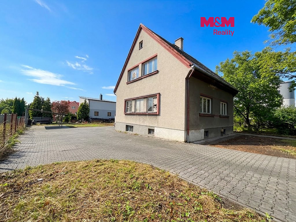Prodej domu 180 m² s pozemkem 671 m²