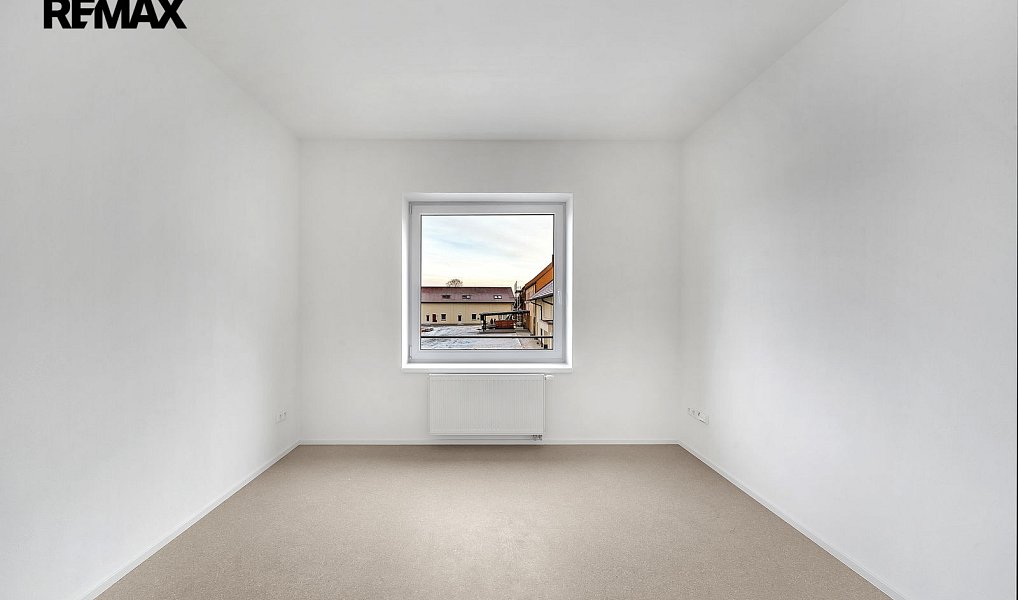 Pronájem bytu 2+1 35 m², Luštěnice – náhled fotky 4