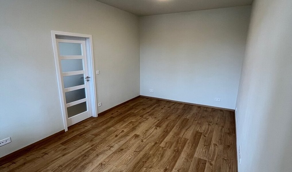Pronájem bytu 2+kk 40 m², Praha – náhled fotky 2