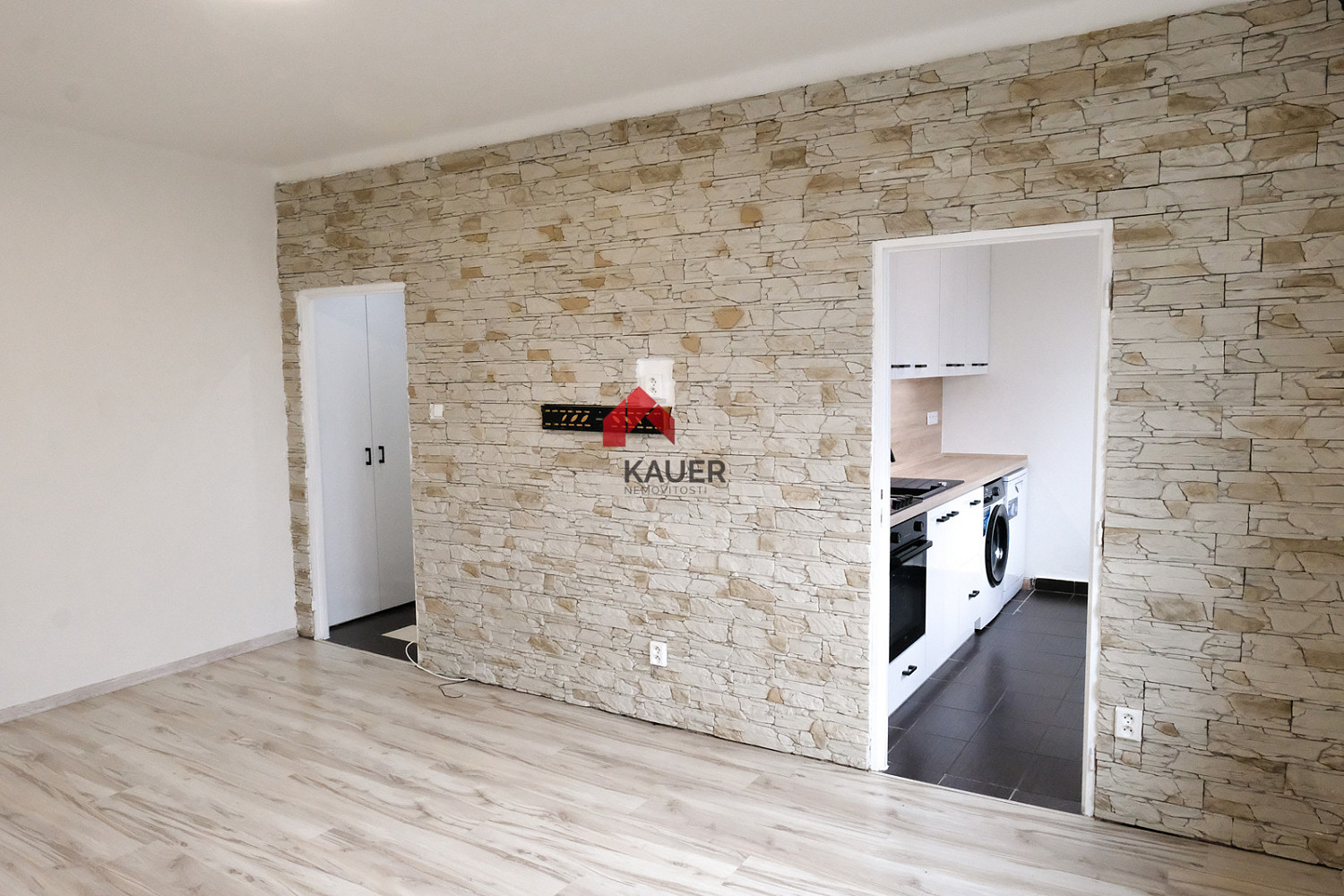 Pronájem bytu 2+1 48 m² — photo 4