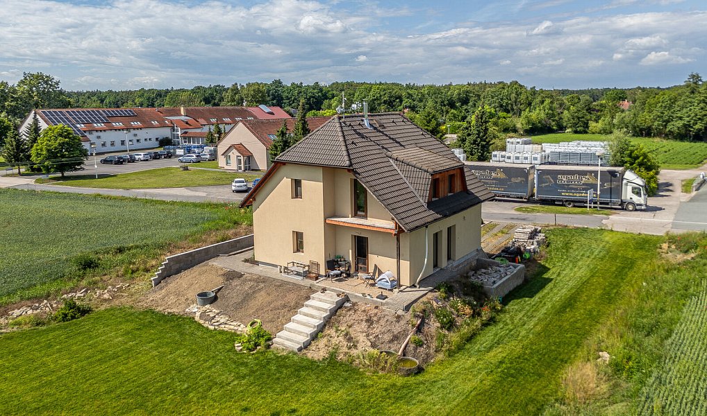 Prodej domu 107 m² s pozemkem 1 233 m², Sezemice – náhled fotky 30