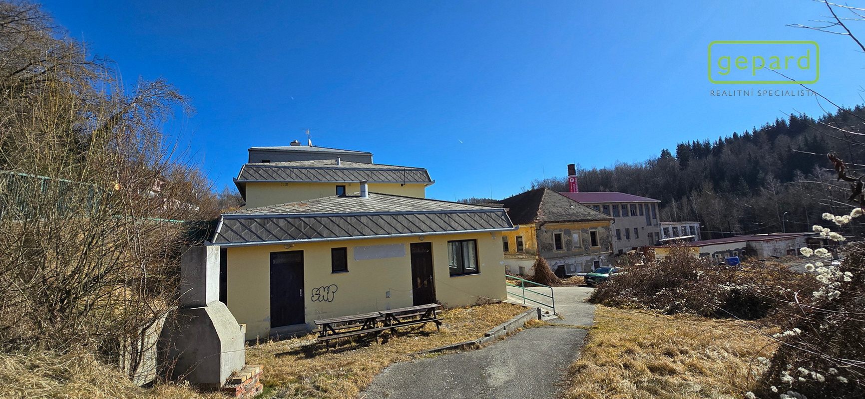 Pronájem komerčního objektu (jiného typu) 450 m² – fotografie 3