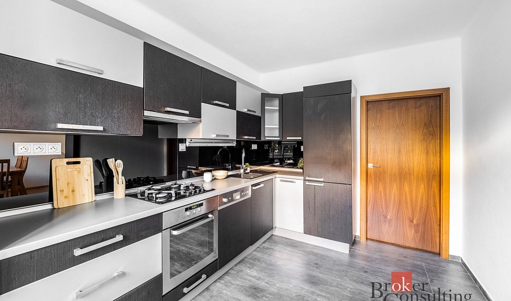 Prodej bytu 2+1 68 m², Třeboň – náhled fotky 3