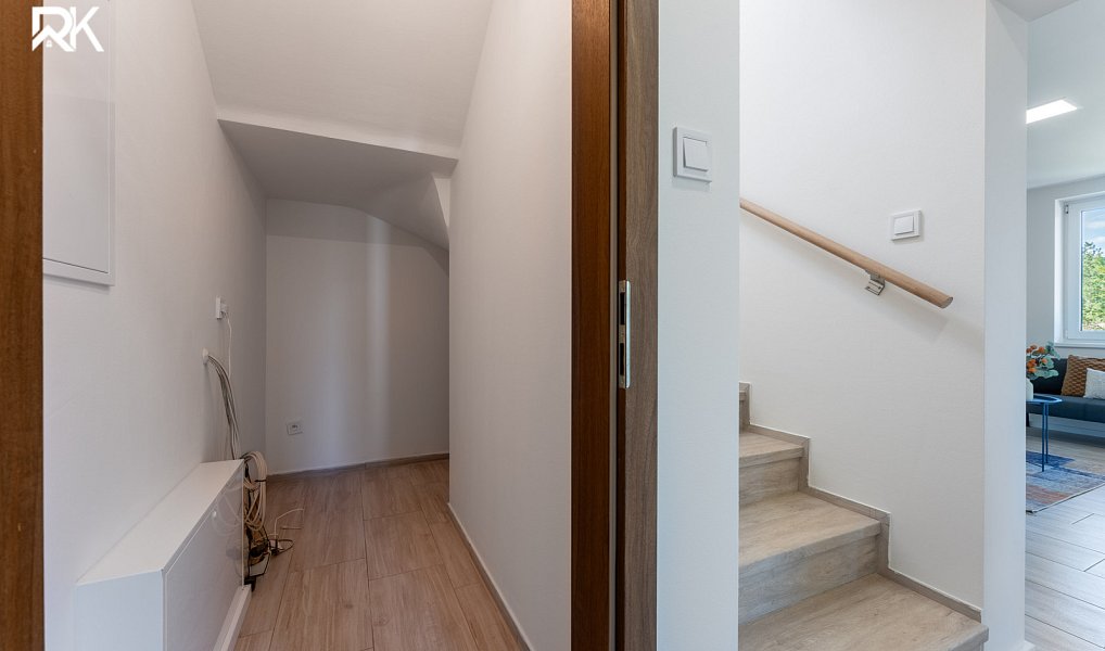 Prodej domu 162 m² s pozemkem 377 m², Kolín – náhled fotky 14
