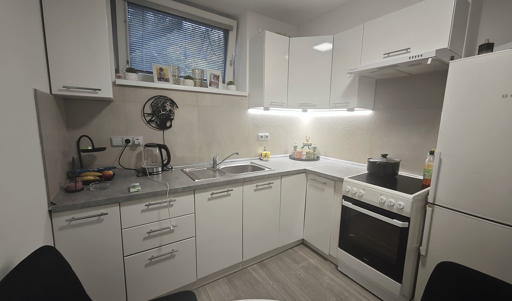 Prodej bytu 2+1 64 m², Vsetín – náhled fotky 2