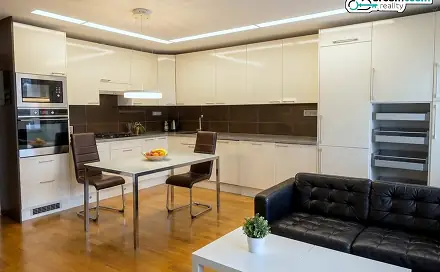 Pronájem bytu 4+kk 75 m², 5. května, Rožnov pod Radhoštěm, okres Vsetín