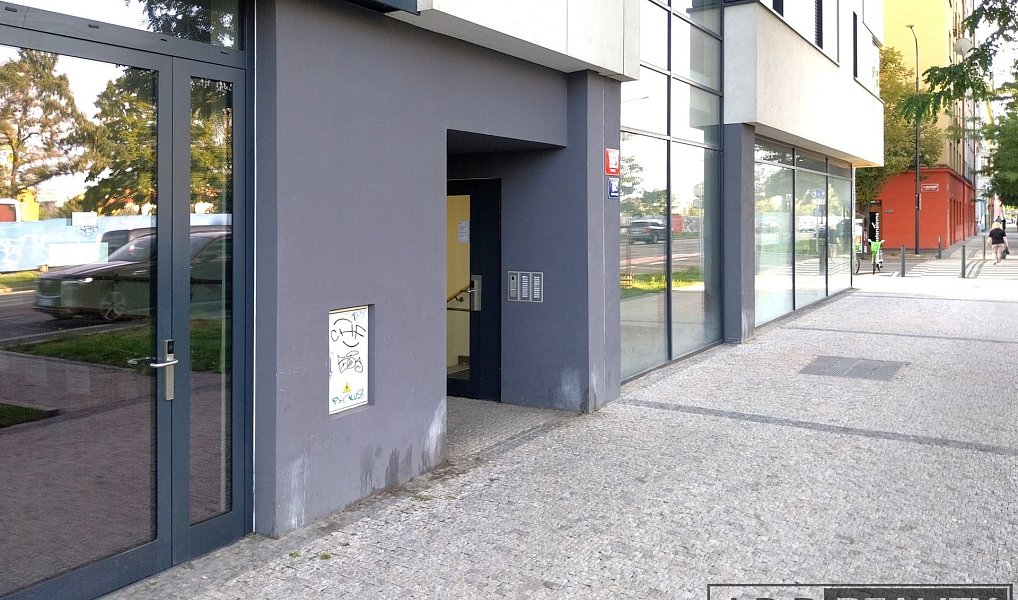 Prodej garážového stání 18 m2, Praha - Holešovice, Praha – náhled fotky 13