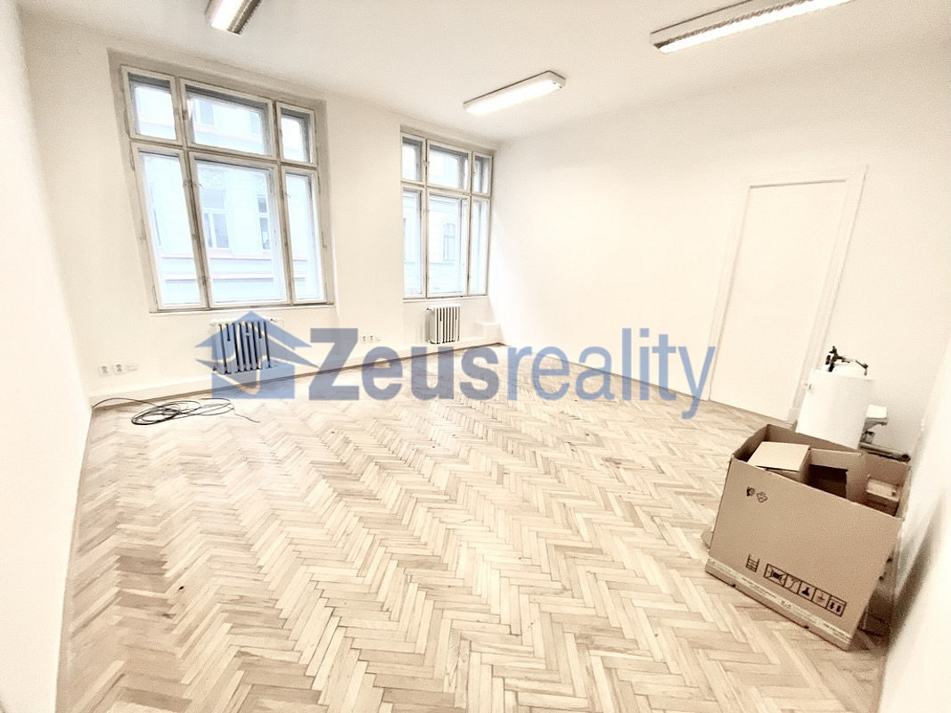 Pronájem obchodních prostor 27 m² — photo 2