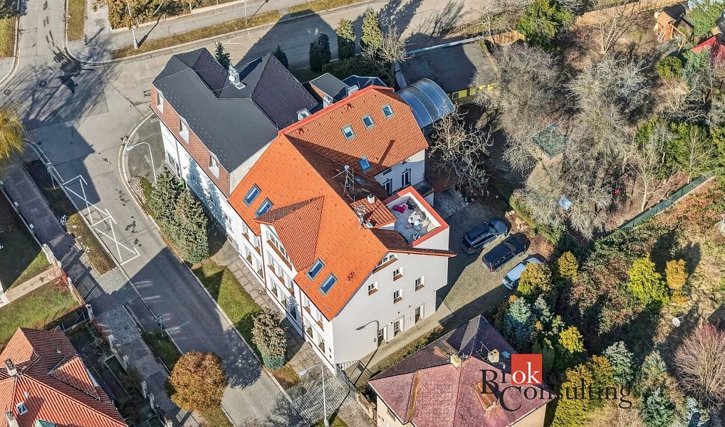 Pronájem bytu 4+kk 191 m², Praha – náhled fotky 18