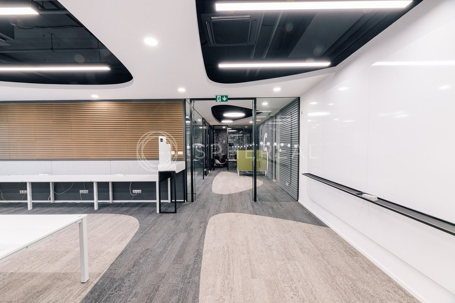 Pronájem kanceláře 860 m² — photo 2