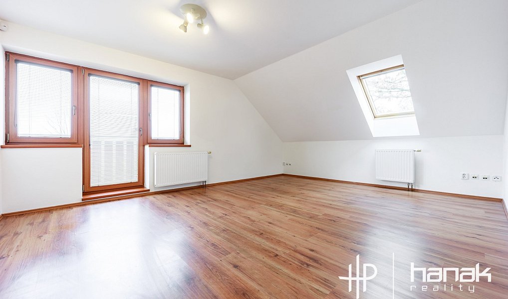 Prodej domu 259 m² s pozemkem 2 016 m², Strančice – náhled fotky 10