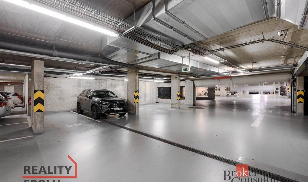 Pronájem bytu 1+kk 37 m², Praha – náhled fotky 2