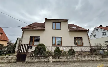 Prodej domu 188 m² s pozemkem 1 077 m², Na vinici, Cerhenice, okres Kolín
