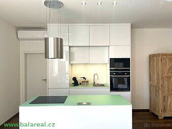 Pronájem bytu 1+kk 55 m²
