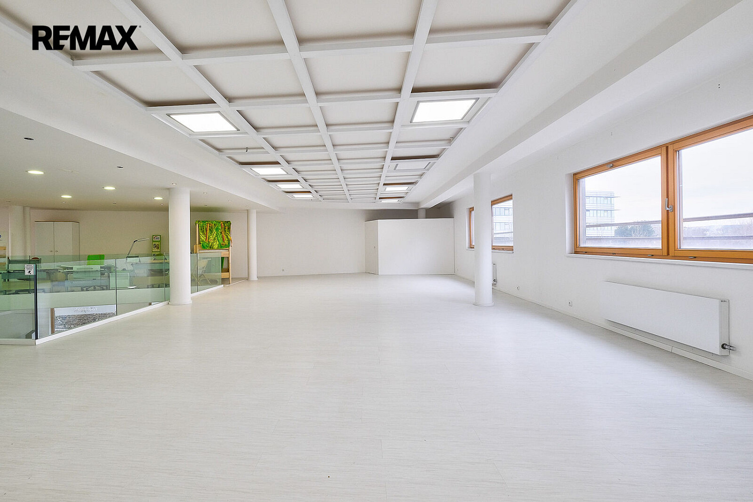Pronájem obchodních prostor 97 m² – fotografie 3