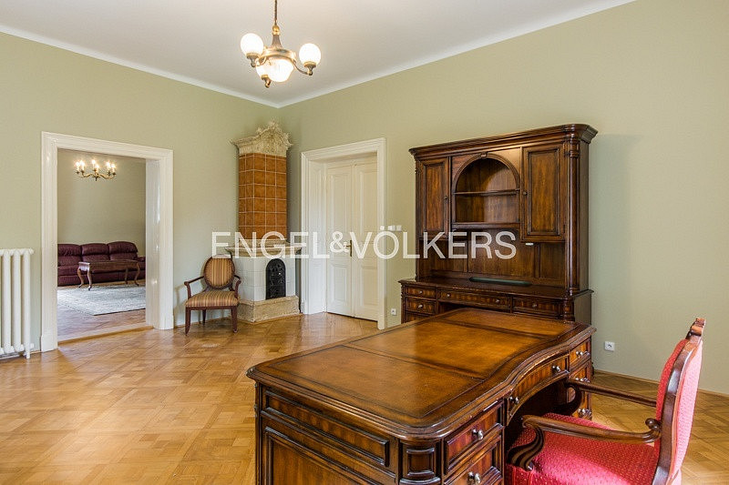 Pronájem domu 827 m² s pozemkem 7 900 m² — photo 4