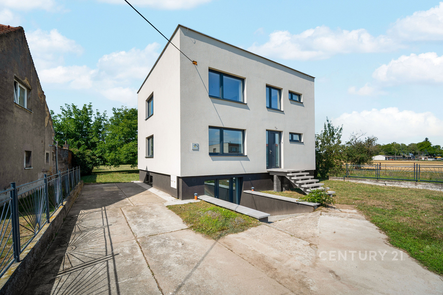 Prodej domu 199 m² s pozemkem 1 699 m²