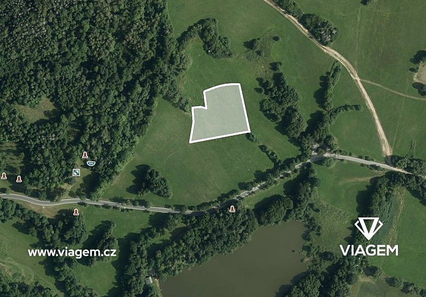 Prodej pole 956 m²