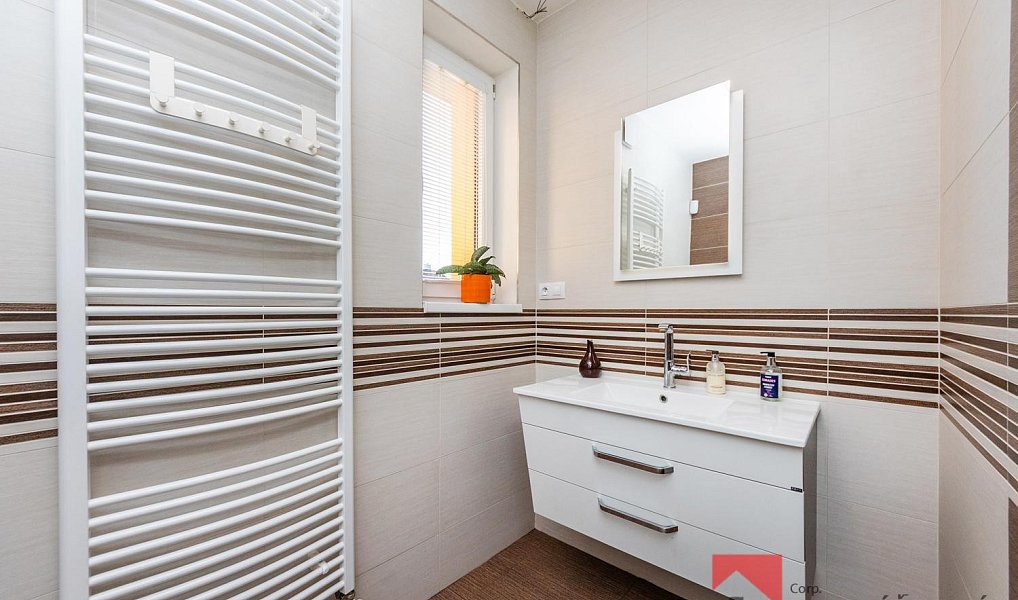 Prodej domu 346 m² s pozemkem 2 669 m², Újezd – náhled fotky 14