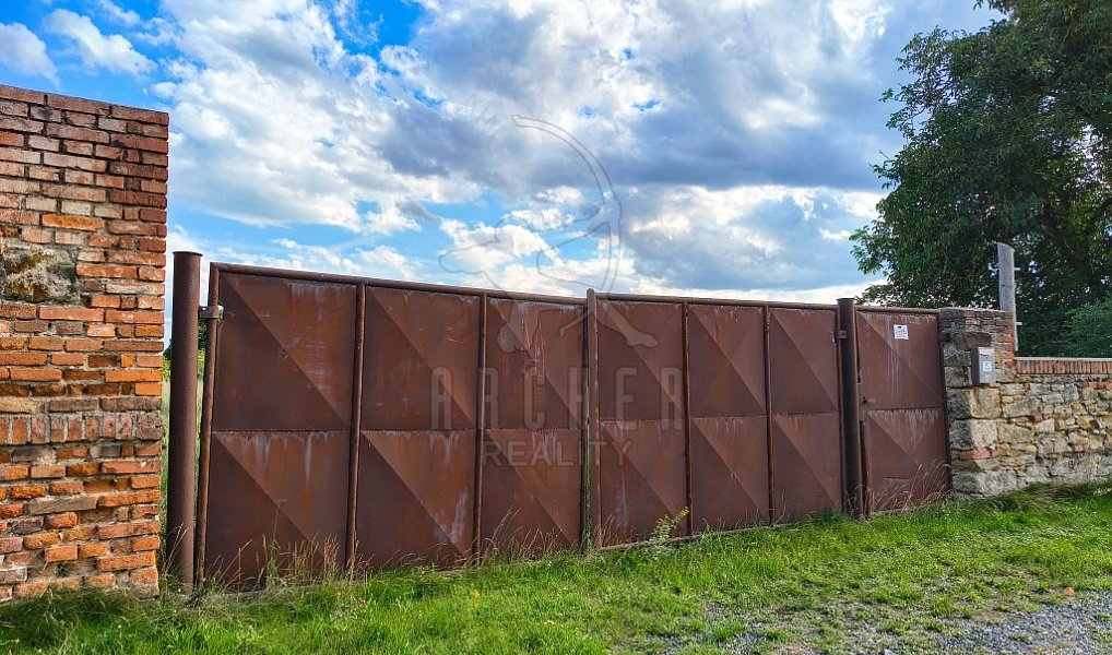 Prodej stavebního pozemku 7 856 m², Zálezlice – náhled fotky 5