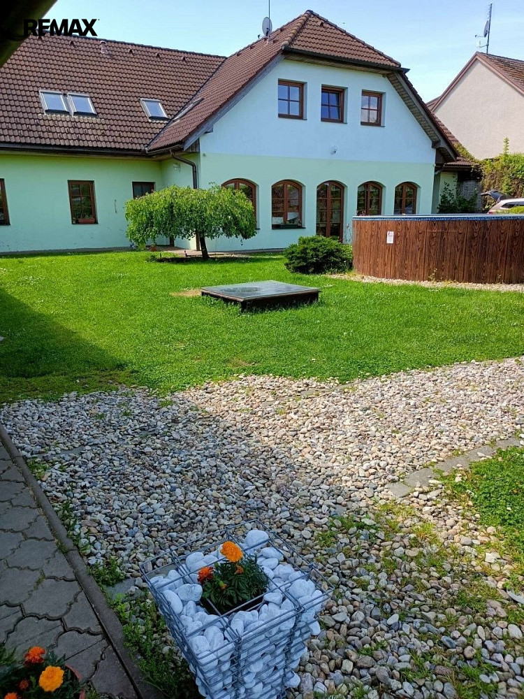 Prodej ubytovacího objektu 700 m² – fotografie 2