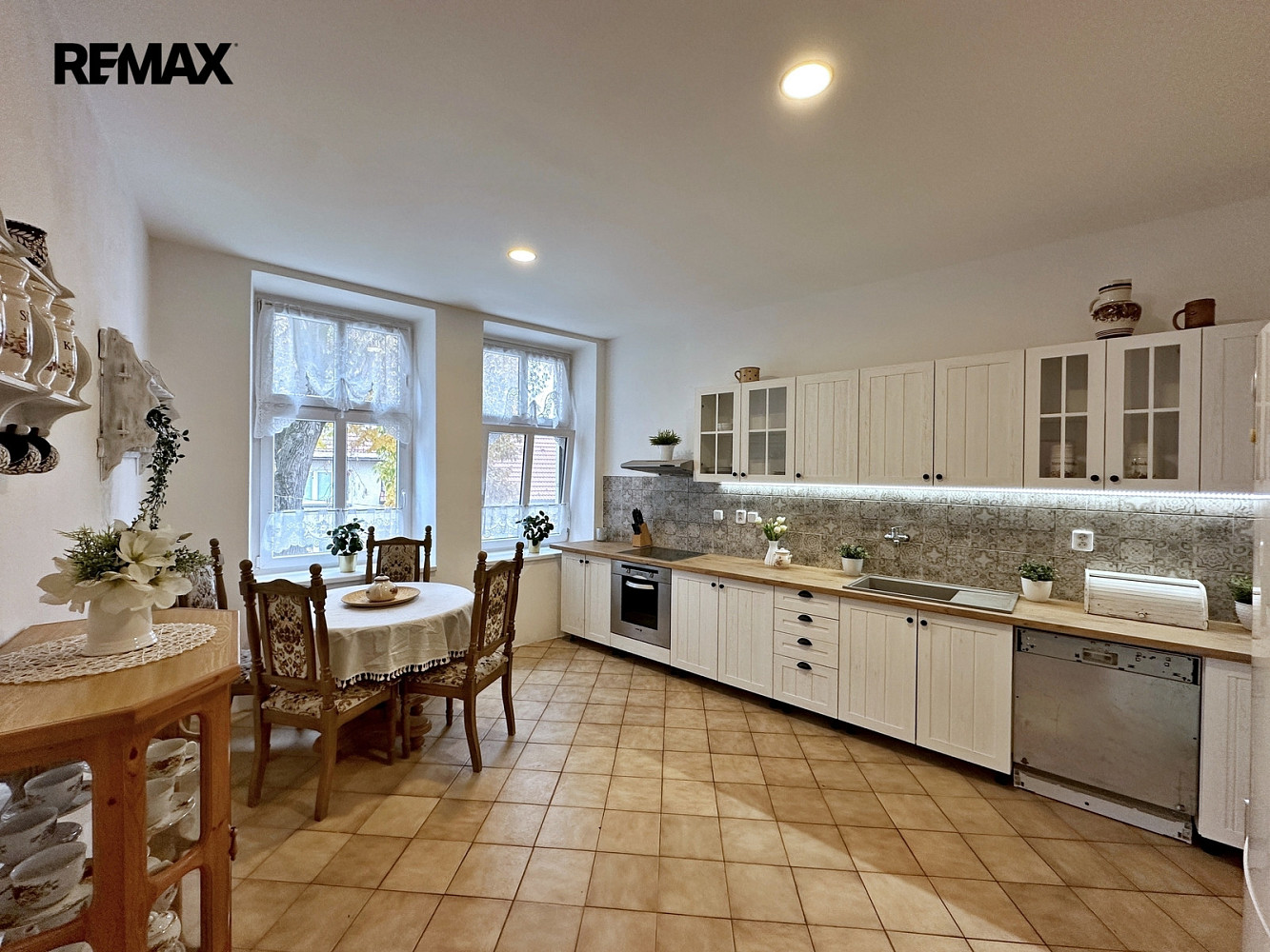 Prodej obchodních prostor 165 m² – fotografie 5