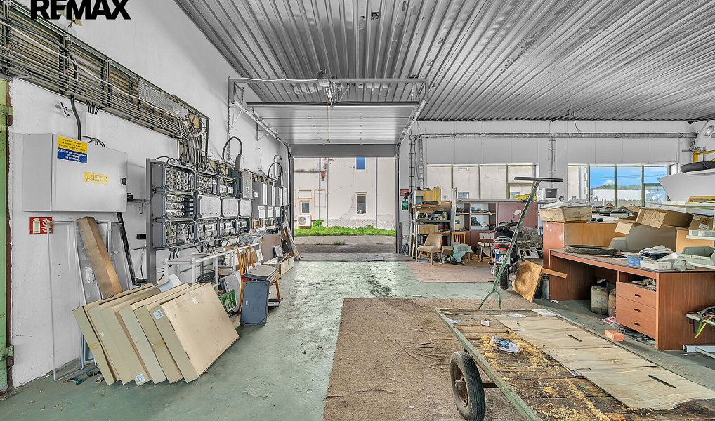 Prodej výrobních prostor 746 m², Štětí – náhled fotky 10