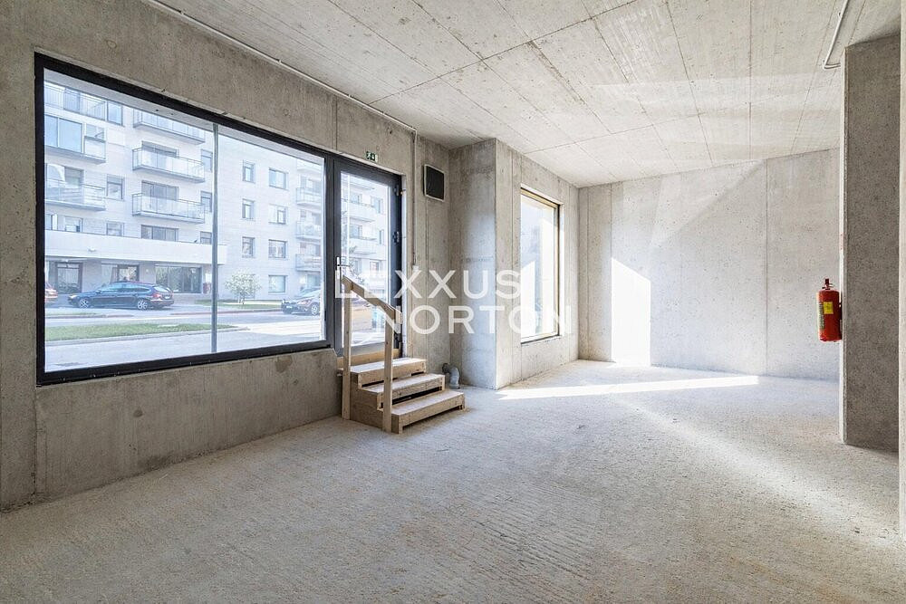 Prodej obchodních prostor 68 m² — photo 2