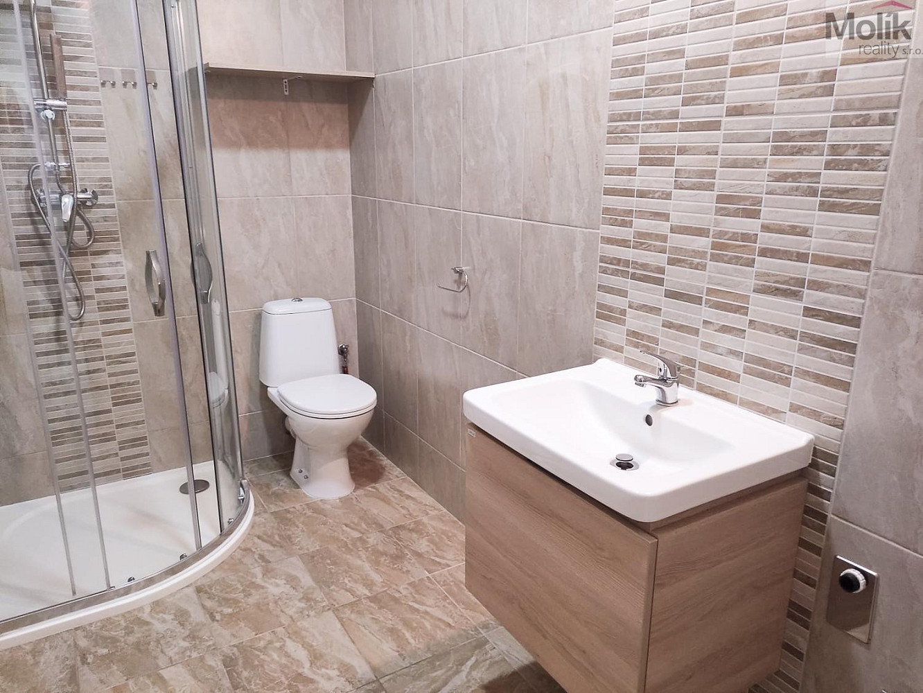 Prodej domu 2 493 m² s pozemkem 3 632 m² – pohled 6