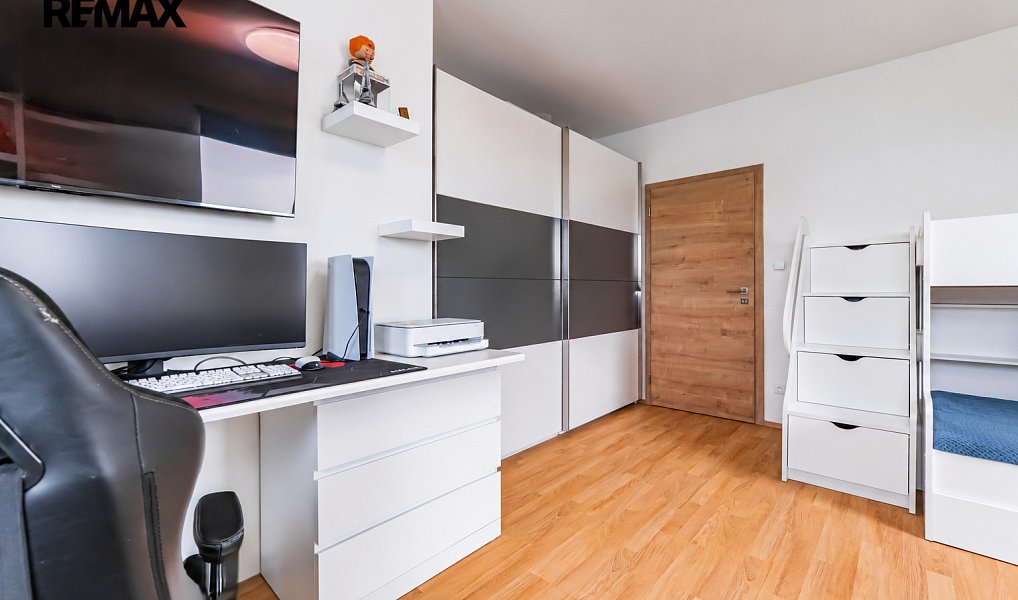 Prodej domu 180 m² s pozemkem 679 m², Veleň – náhled fotky 15