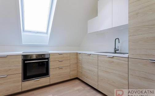 Pronájem bytu 3+1 122 m², Praha 5 - Lipence