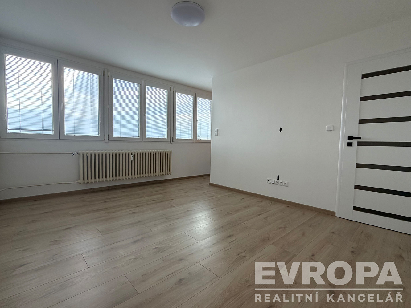 Pronájem bytu 1+kk 27 m² — photo 3
