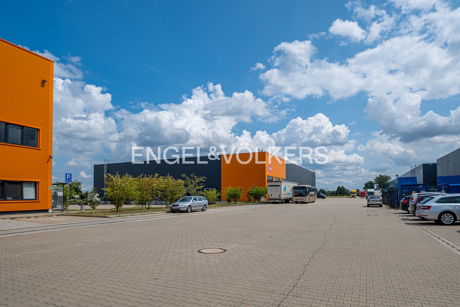 Skladové či výrobní prostory o rozloze 2 600 m² v moderním logistickém areálu ARCHAN – pohled 4