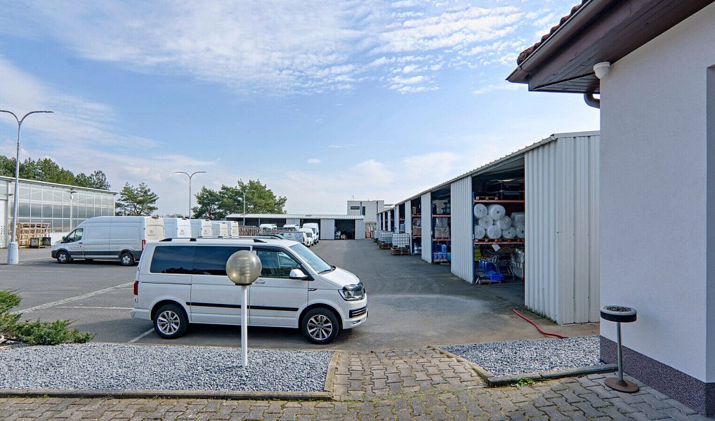 Pronájem skladovacích prostor 1 876 m², Moravany – fotka 1 z 16
