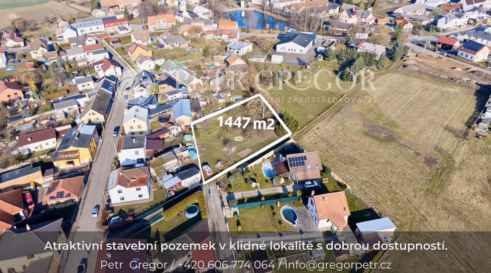 Prodej stavebního pozemku 1 447 m² — photo 2