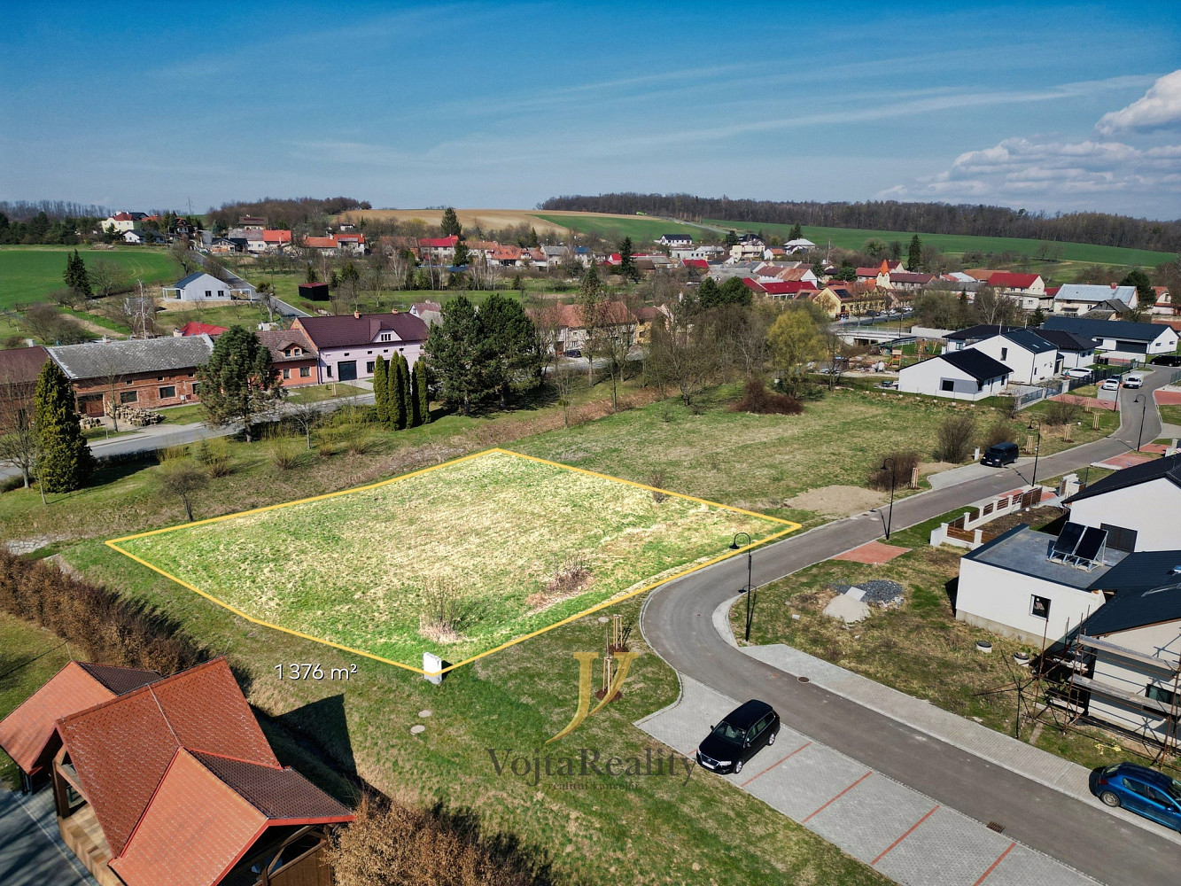 Prodej stavebního pozemku 1 376 m² – fotografie 2