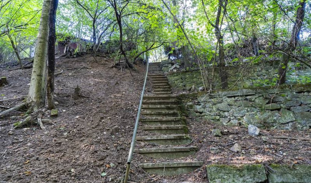 Prodej stavebního pozemku 1 552 m², Davle – náhled fotky 16