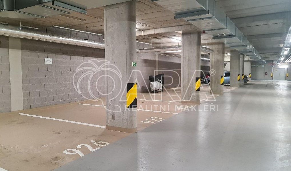 Pronájem garážového stání v areálu Zahálka Praha 4, Modřany, Praha – náhled fotky 3