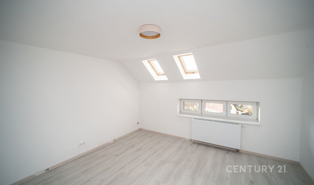 Prodej bytu 1+kk 30 m², Jenišovice – náhled fotky 4