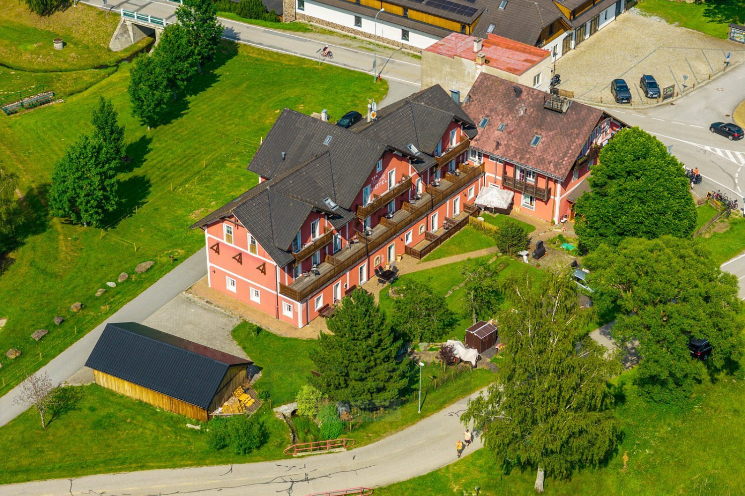Prodej ubytovacího objektu 900 m² – fotografie 5