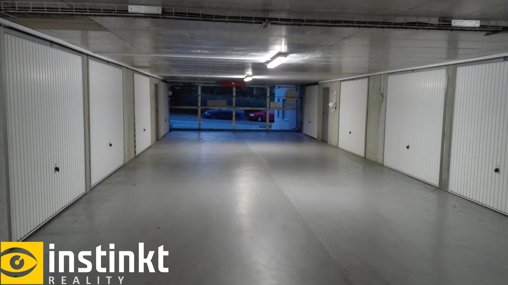 Garáž v garážovém komplexu (16m2), ul. Archeologická, Praha 5 - Stodůlky – fotografie 4