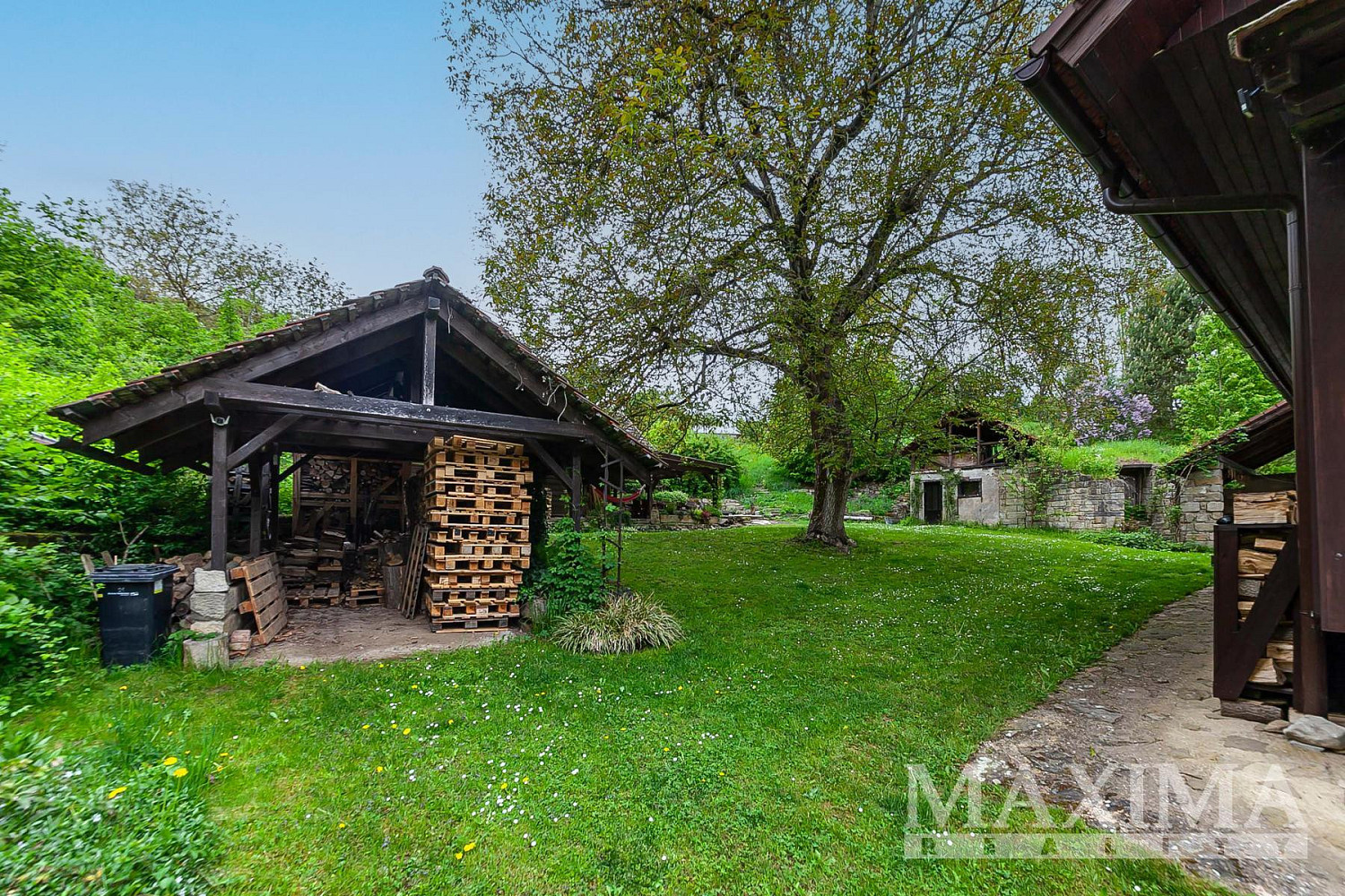 Prodej domu 196 m² s pozemkem 3 460 m² — photo 2