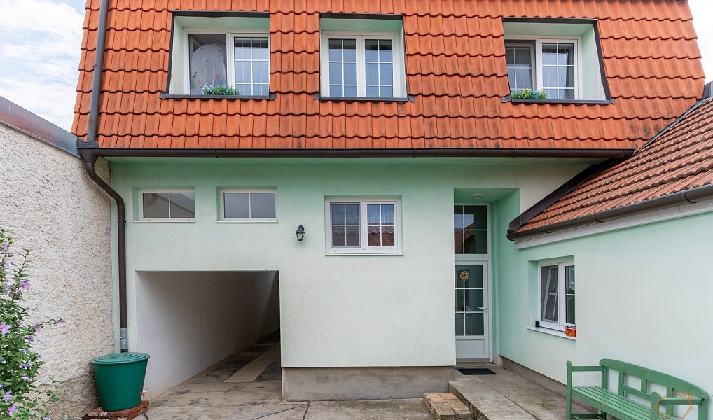 Prodej domu 246 m² s pozemkem 271 m², Zbýšov – náhled fotky 2