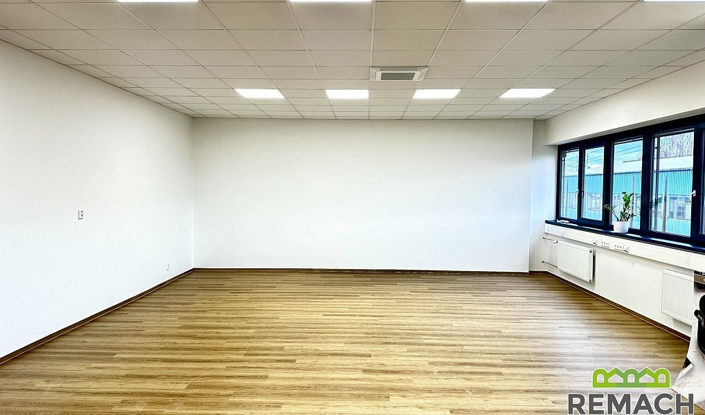 Pronájem kanceláře 500 m², Kunovice – náhled fotky 5